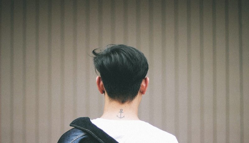 homme et symbolique des cheveux