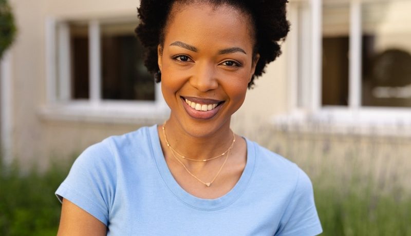 femme au beau sourire