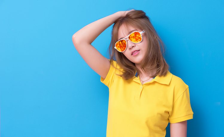 femme en polo