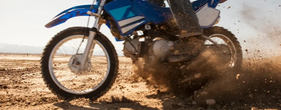 Une personne qui fait de la moto off road ?