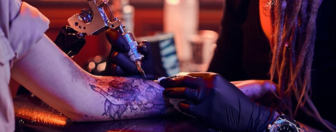 Tatouage à Nice : choisir le bon studio entre créativité, sécurité et bonne ambiance